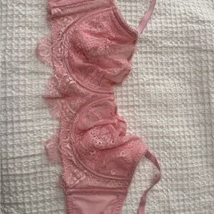 Victoria's Secret Pink Floral Lace Underwire Bra